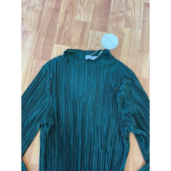 Chenault Green Top - Picture 3 of 4